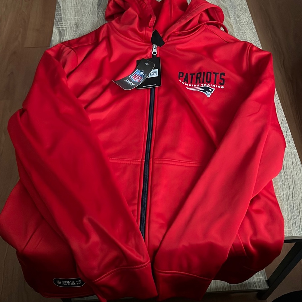 Men’s Patriots Hoodie - size large
